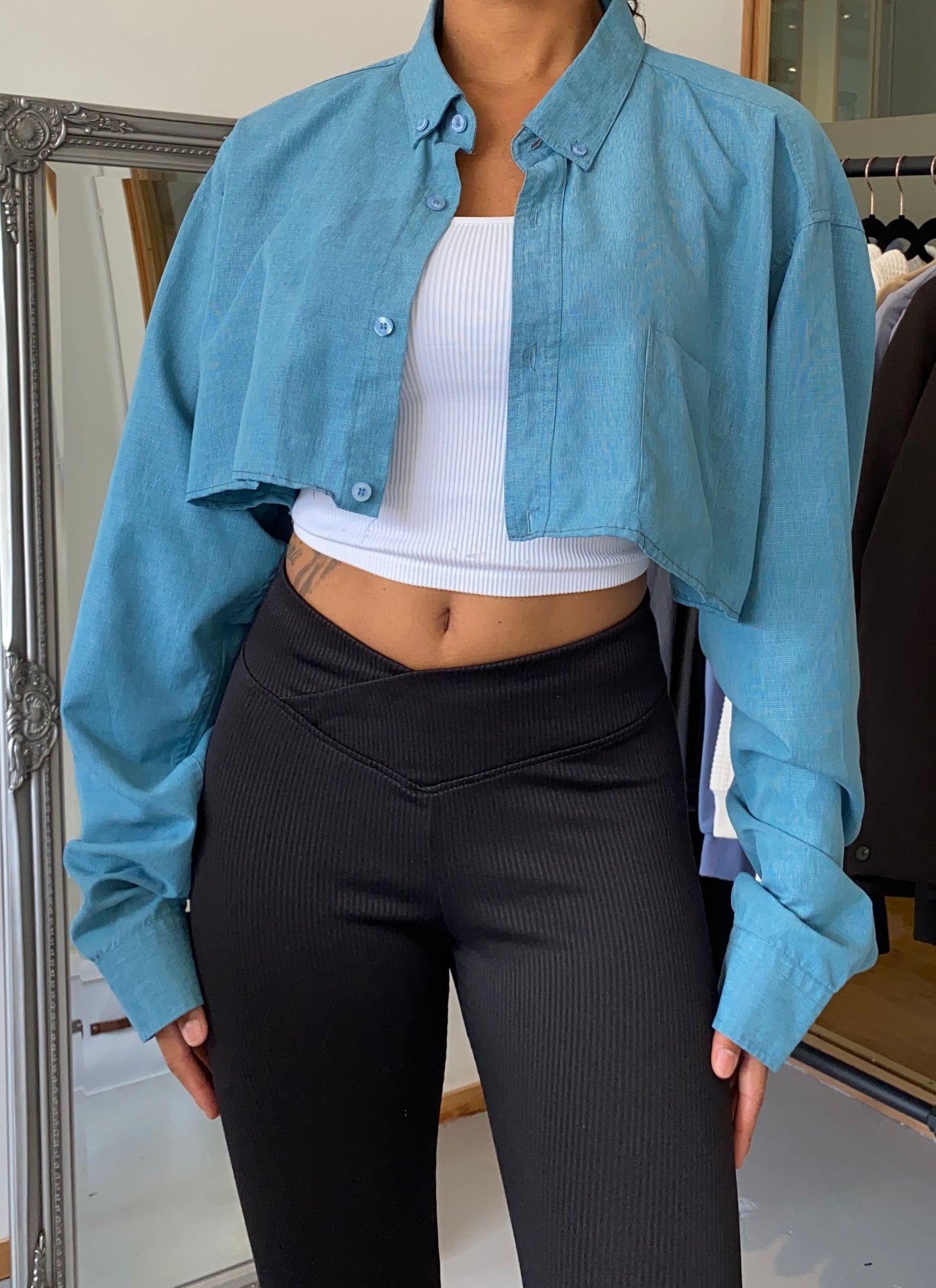 BLUE CROPPED SHIRT